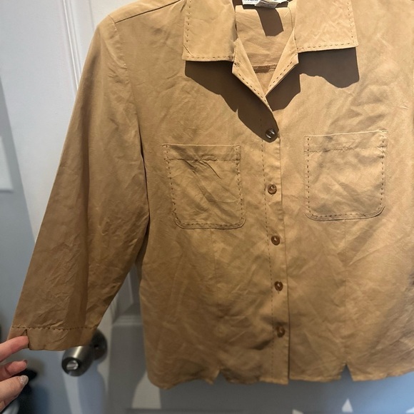 Vintage Anna and Frank 100% Silk Blouse Button Up SZ Small Tan With pockets - Picture 2 of 8